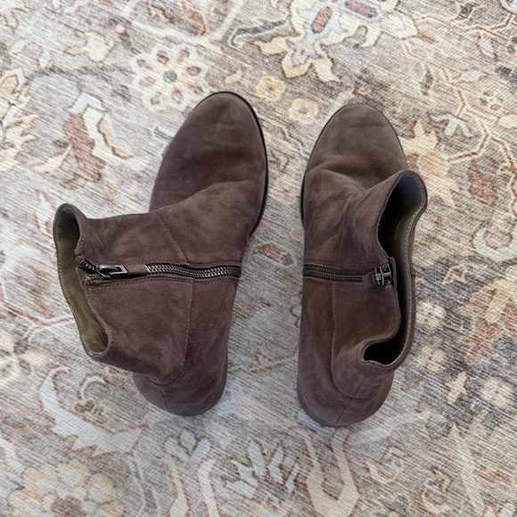 Eileen Fisher Grey Brown Ankle Boots - Picture 2 of 5
